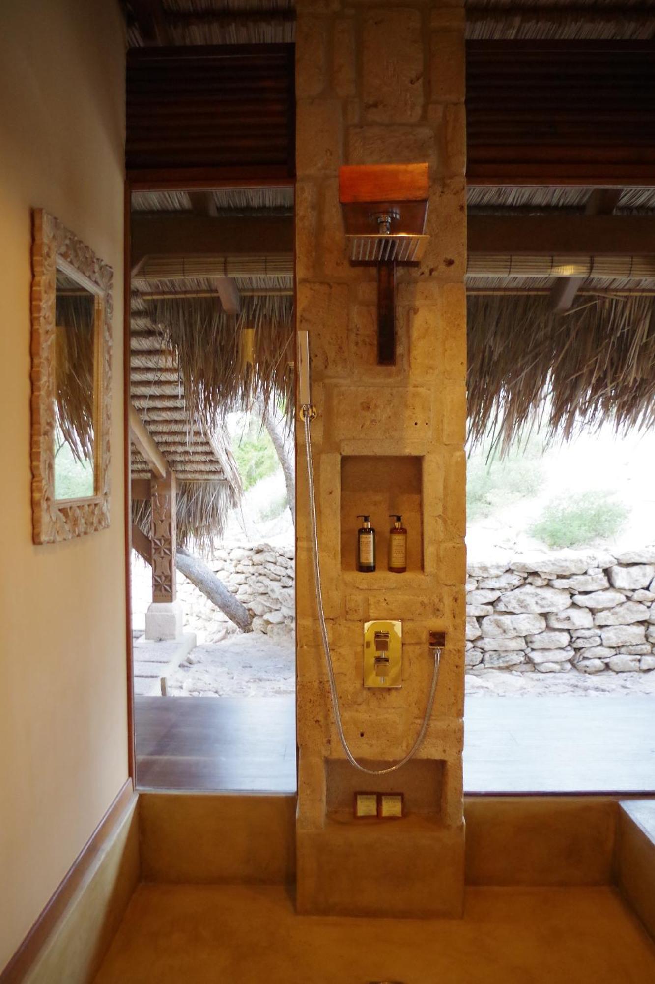 Bed and Breakfast Demeure De La Compagnie Generale Des Huiles Precieuses Ifaty Exterior foto